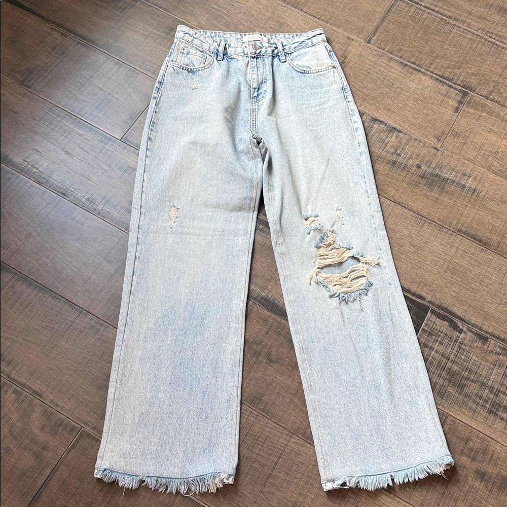 ELA WOMAN Distressed Light Blue Women's Jeans SIZE 8  (40)